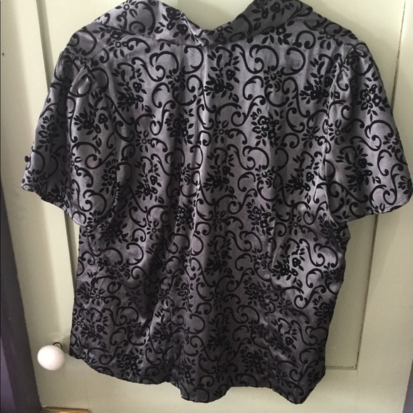 Lane Bryant 14/16 Button-down Blouse with Detail - Picture 6 of 6